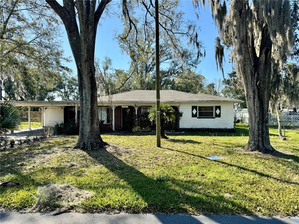 1403 OAKDALE STREET PLANT CITY, FL 33563