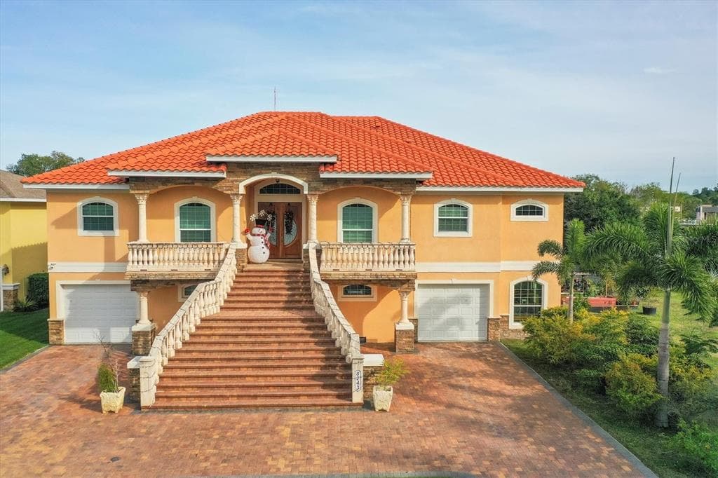 8243 CHEYENNE DRIVE