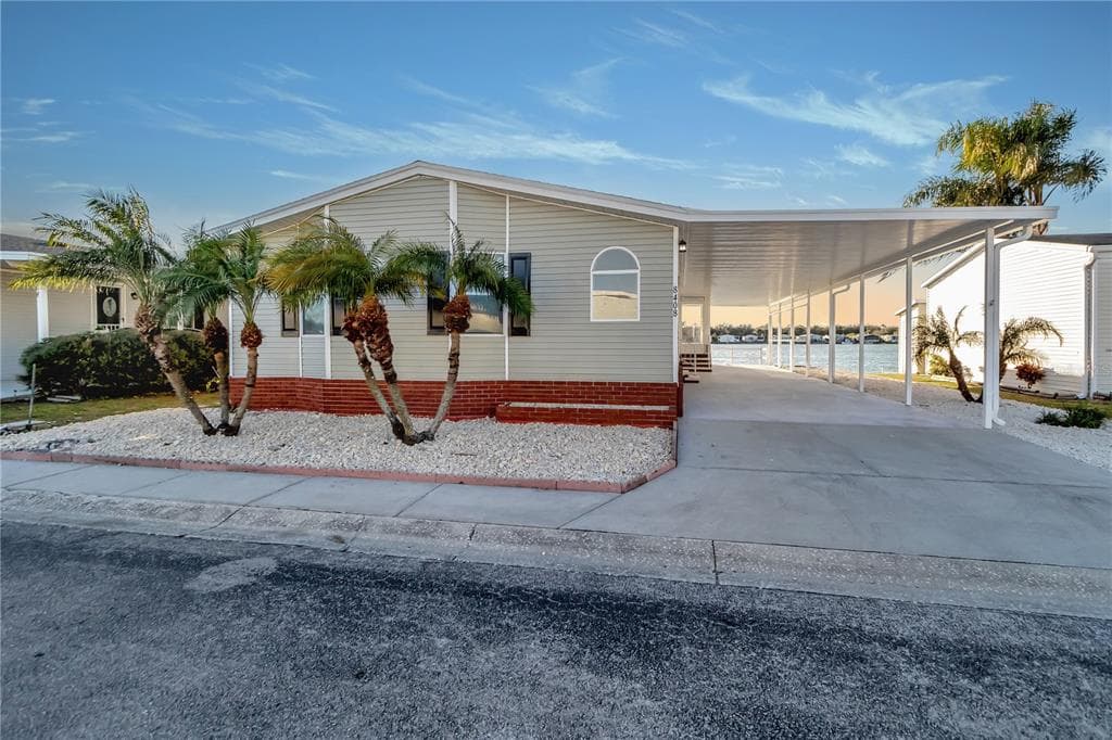 8408 FANTASIA PARK WAY RIVERVIEW, FL 33578