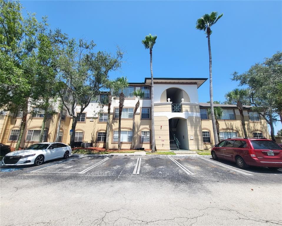 17114 CARRINGTON PARK DRIVE UNIT 216 TAMPA, FL 33647