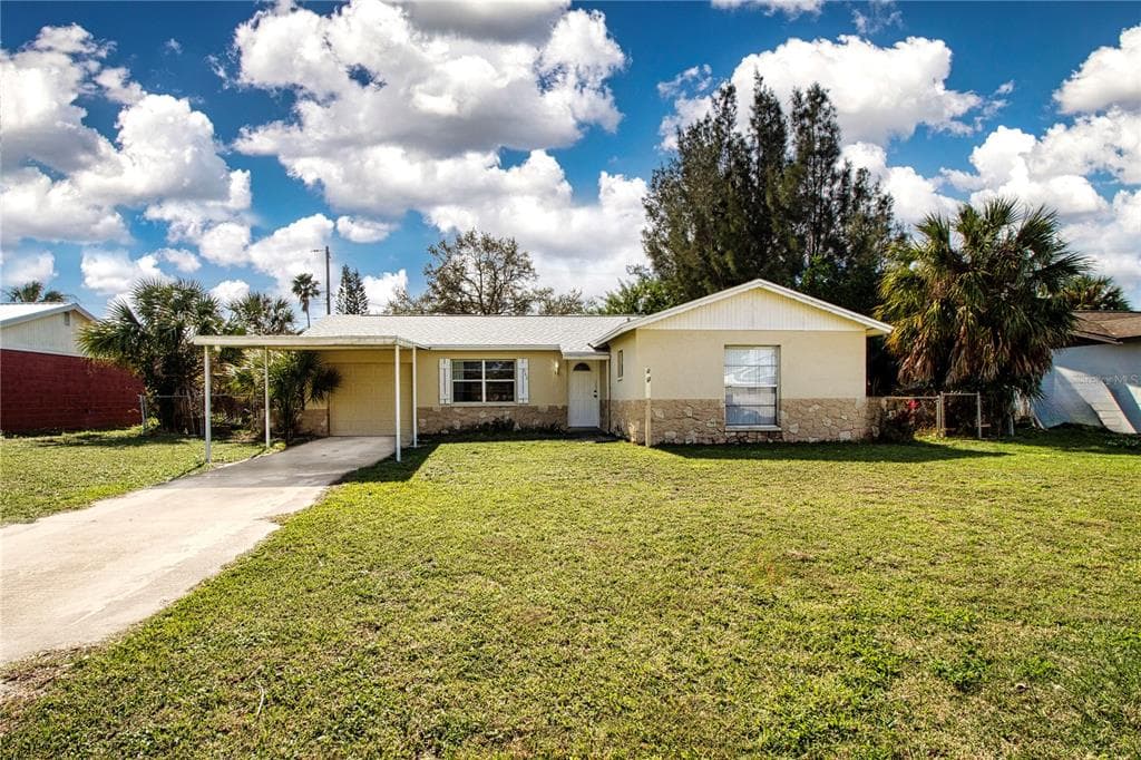 560 FLORIDA CIRCLE S APOLLO BEACH, FL 33572