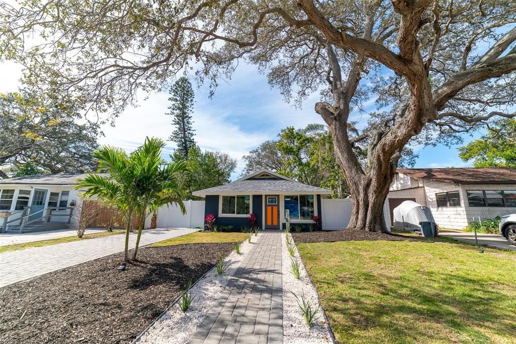 2111 42ND STREET S ST PETERSBURG, FL 33711