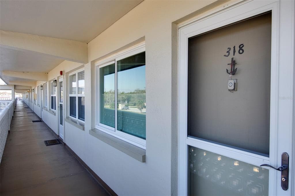 8101 11TH STREET N UNIT 318 ST PETERSBURG, FL 33702