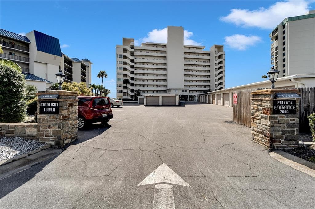 7000 BEACH PLAZA UNIT 607 ST PETE BEACH, FL 33706