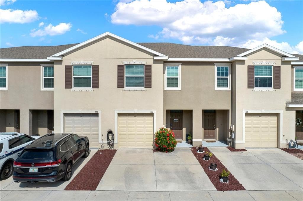 726 BARCLAY WOOD DRIVE RUSKIN, FL 33570