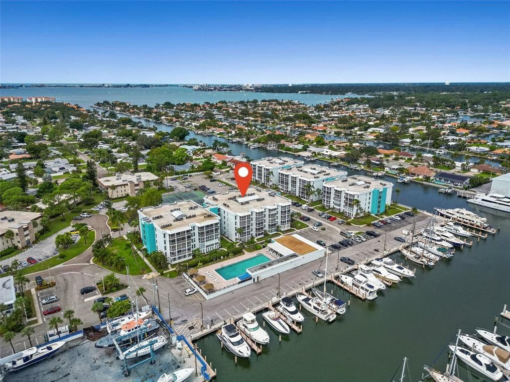 4908 38TH WAY S UNIT 501(Furnished) ST PETERSBURG, FL 33711
