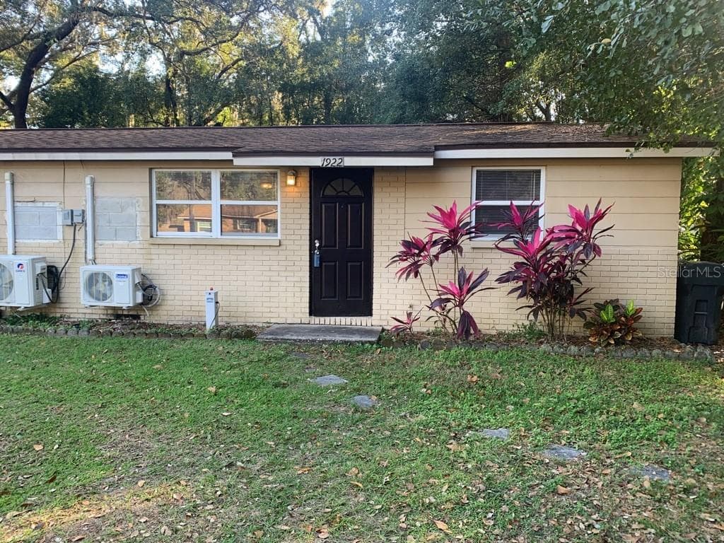 1922 TAYLOR LANE TAMPA, FL 33618
