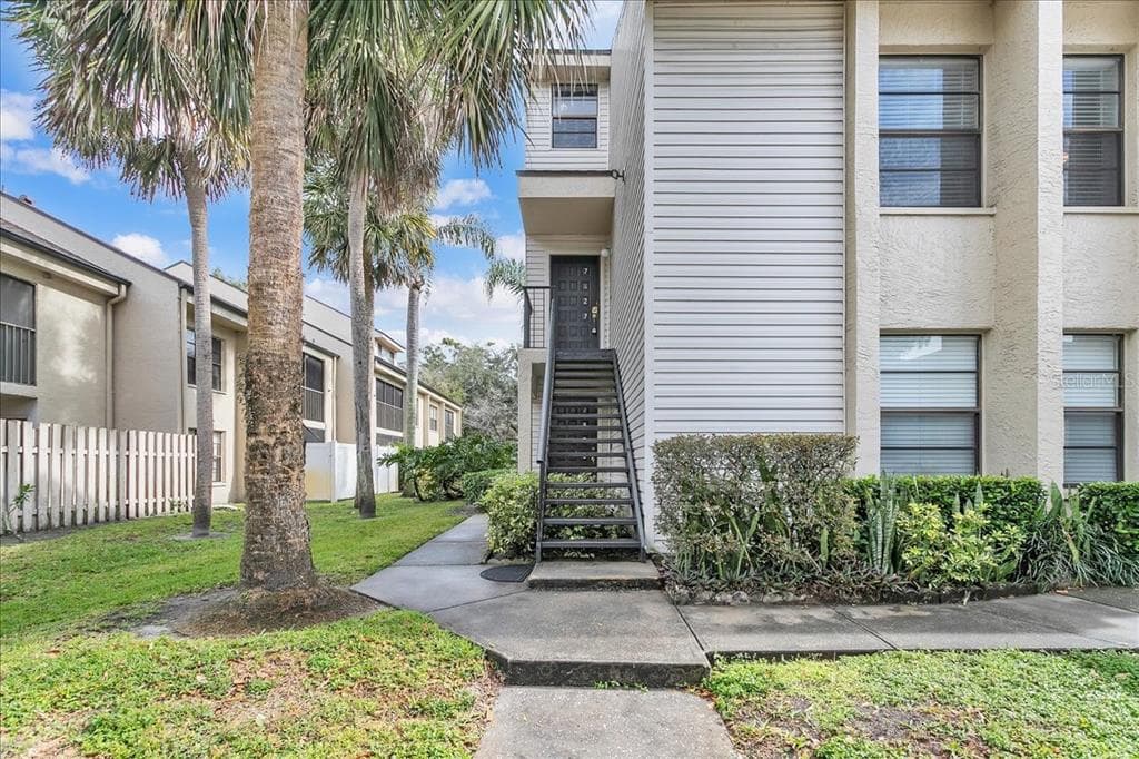 7827 NIAGARA AVENUE UNIT 2121 TAMPA, FL 33617