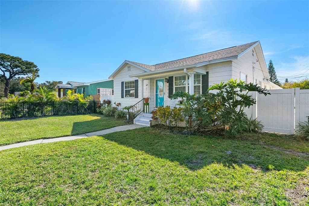 3710 BURLINGTON AVENUE N ST PETERSBURG, FL 33713