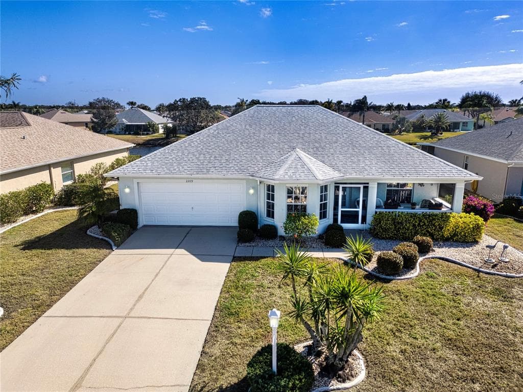 2209 LYNDHURST DRIVE SUN CITY CENTER, FL 33573