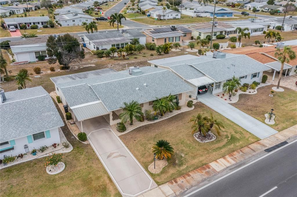 1212 N PEBBLE BEACH BOULEVARD SUN CITY CENTER, FL 33573