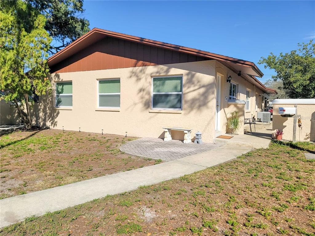 547 92ND AVENUE N ST PETERSBURG, FL 33702