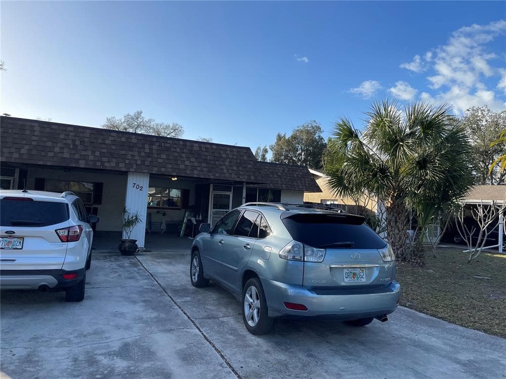 702 HERITAGE LANE LARGO, FL 33770