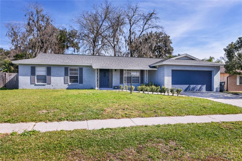 915 SHANGRI LA DRIVE SEFFNER, FL 33584