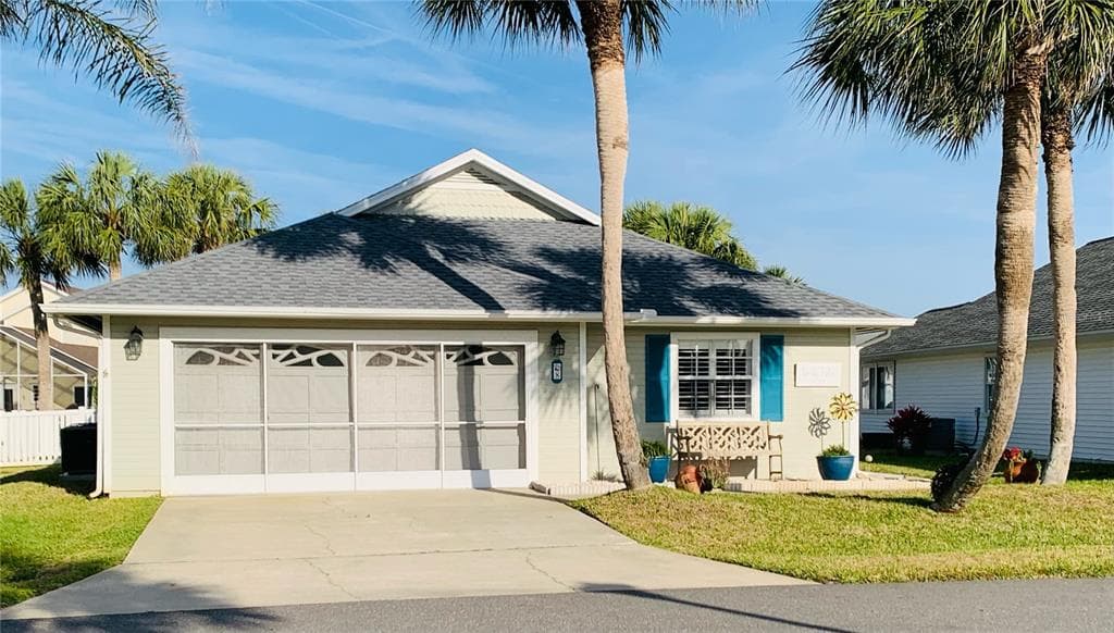 8 MEDFORD DRIVE PALM COAST, FL 32137