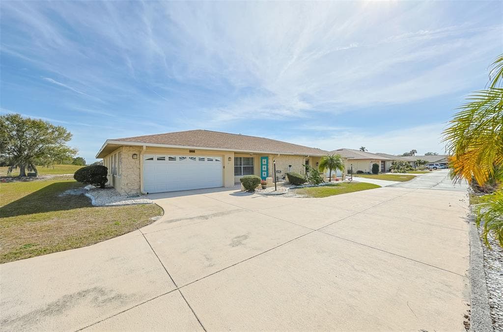 306 FAIRCROSS CIRCLE SUN CITY CENTER, FL 33573