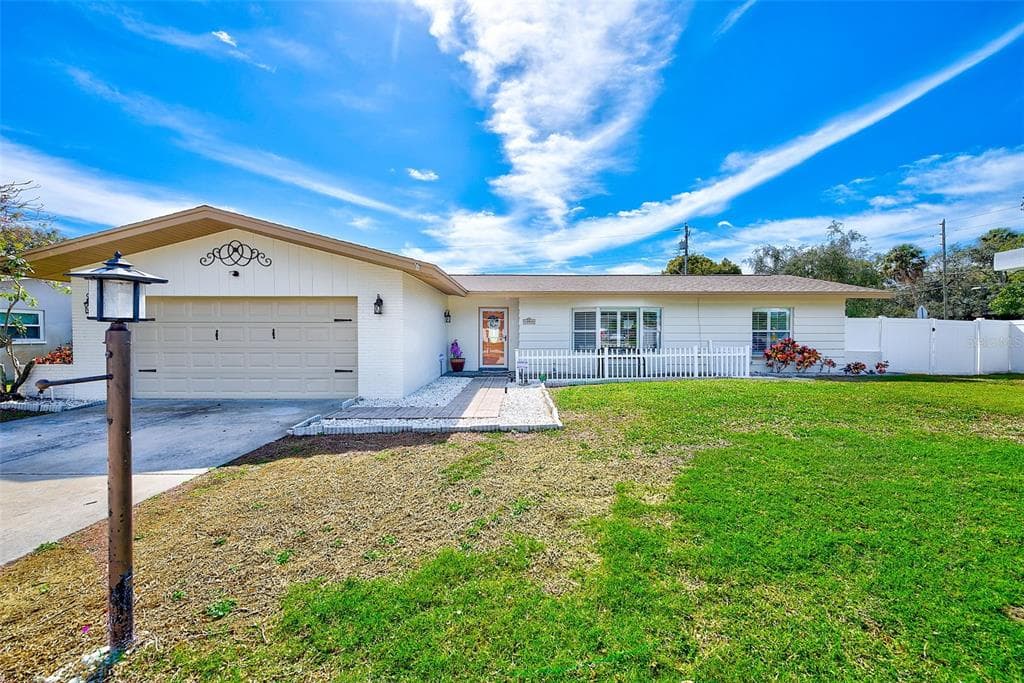 13980 MEARES DRIVE LARGO, FL 33774