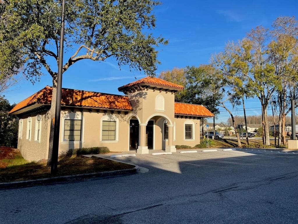 6710 W LINEBAUGH AVENUE TAMPA, FL 33625