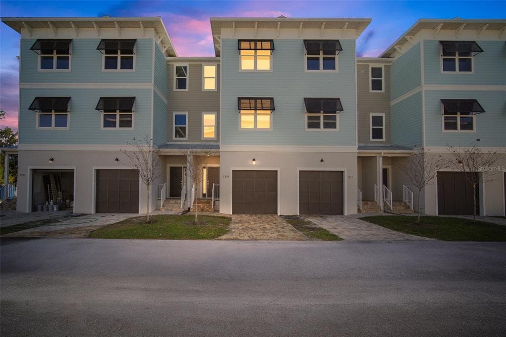 1285 SAVONA DRIVE NE ST PETERSBURG, FL 33702