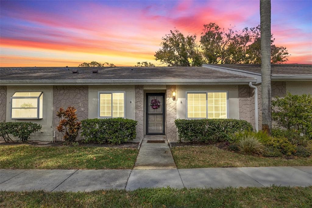 1047 DUNROBIN DRIVE UNIT D PALM HARBOR, FL 34684