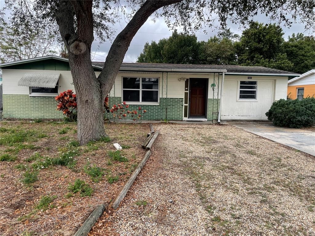 1523 SENTINEL STREET HOLIDAY, FL 34690