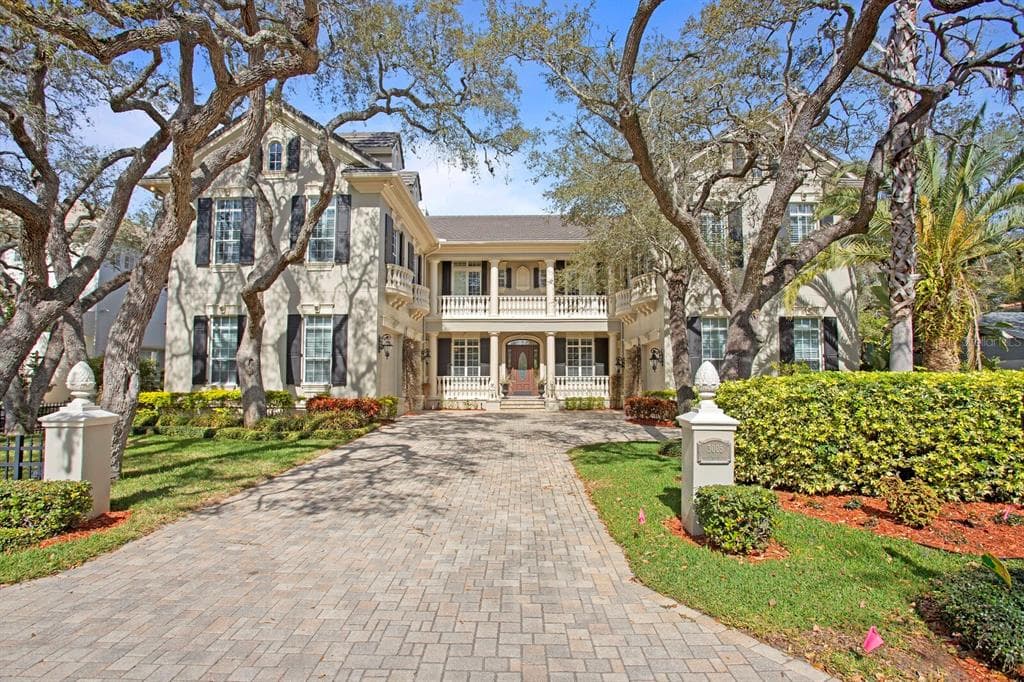3005 W FAIR OAKS AVENUE TAMPA, FL 33611