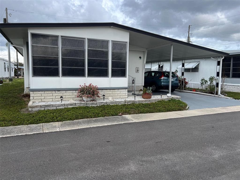 34647 CAMPHOR DRIVE N PINELLAS PARK, FL 33781