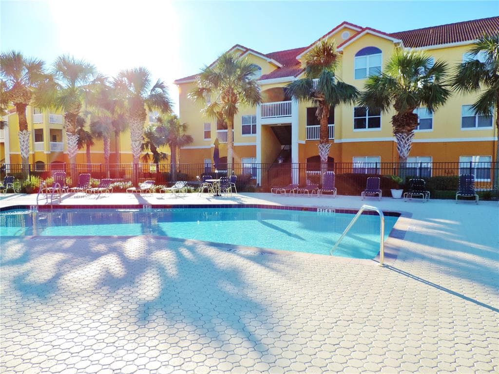 10764 70TH AVENUE UNIT 2305 SEMINOLE, FL 33772