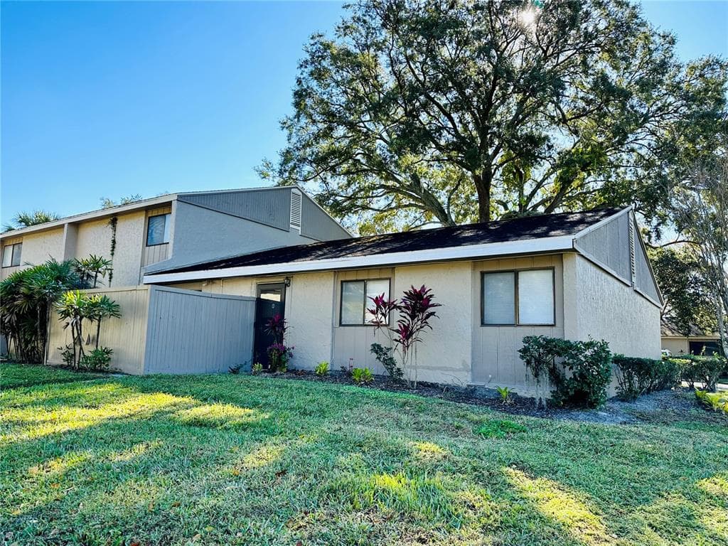 8002 HIBISCUS DRIVE TEMPLE TERRACE, FL 33637