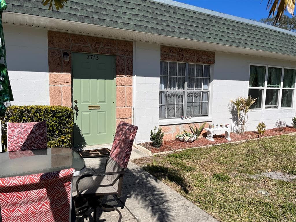 7713 N 39TH AVENUE N UNIT 7713 ST PETERSBURG, FL 33709