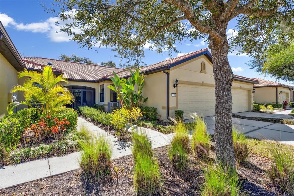 420 SENECA FALLS DRIVE APOLLO BEACH, FL 33572