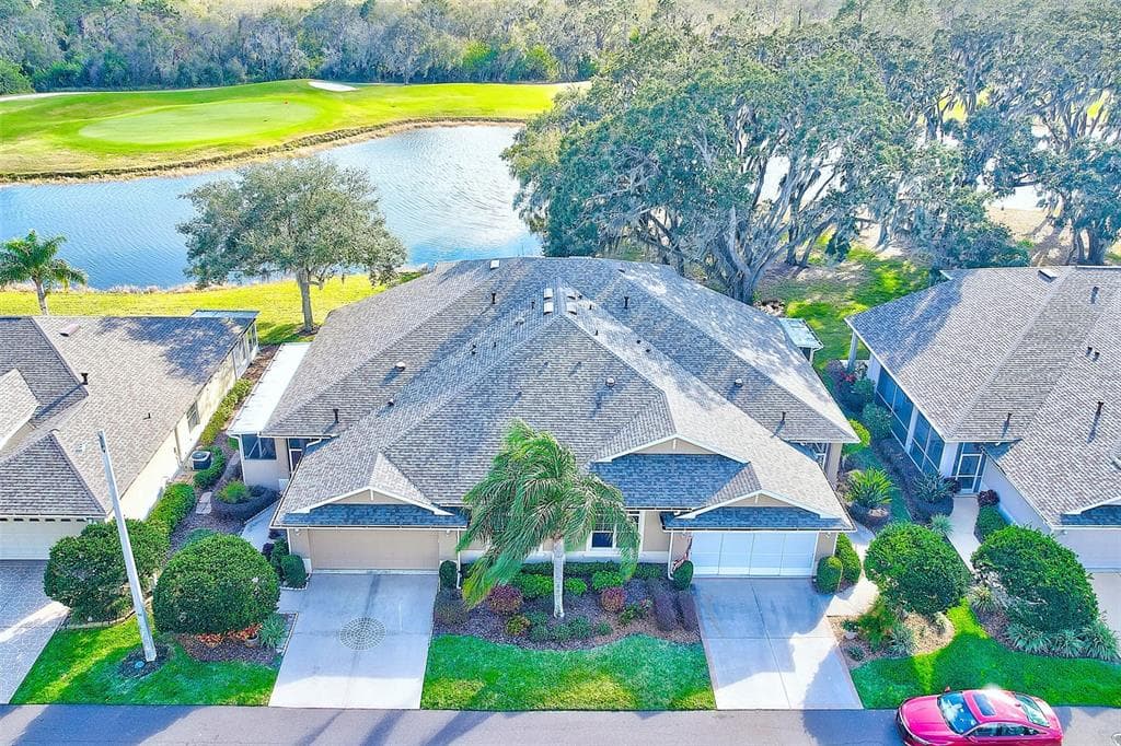 2056 GRANTHAM GREENS DRIVE UNIT 2056 SUN CITY CENTER, FL 33573