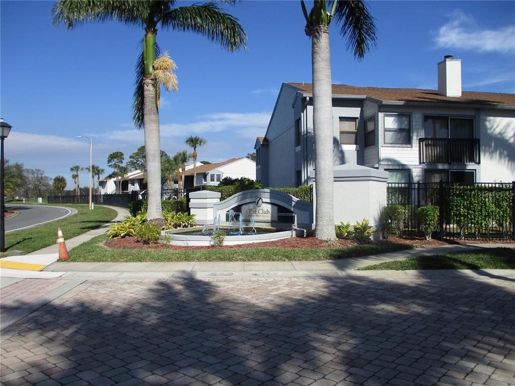 1901 OYSTER CATCHER LANE UNIT 816 CLEARWATER, FL 33762