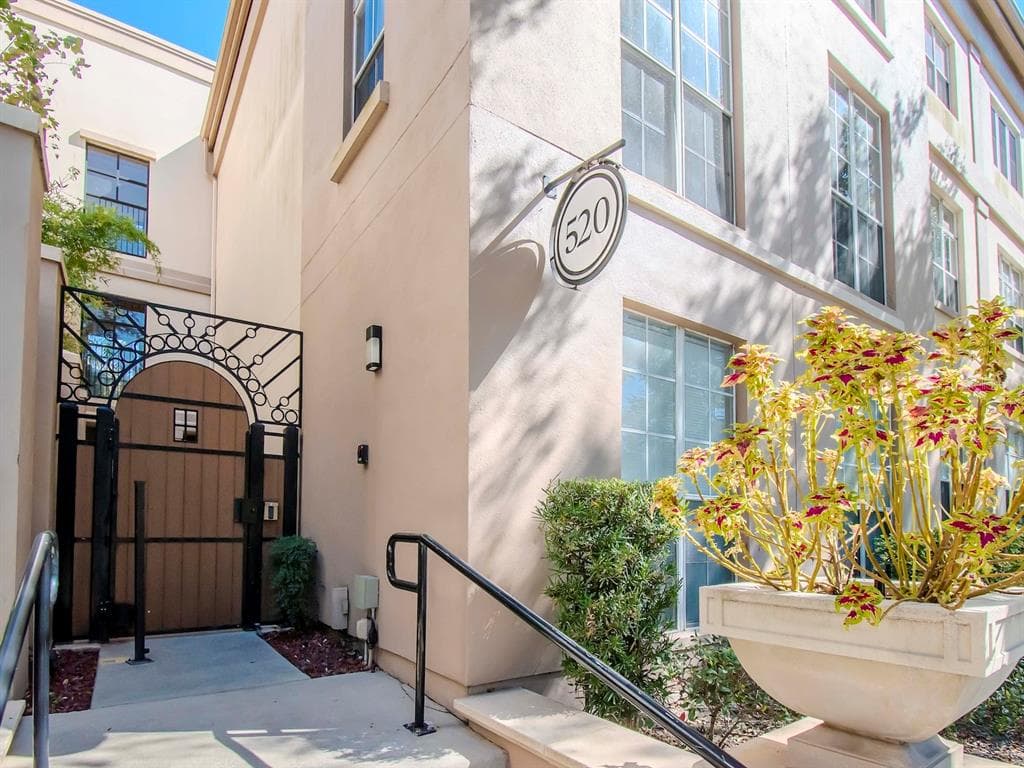 520 S ARMENIA AVENUE UNIT 1213 TAMPA, FL 33609