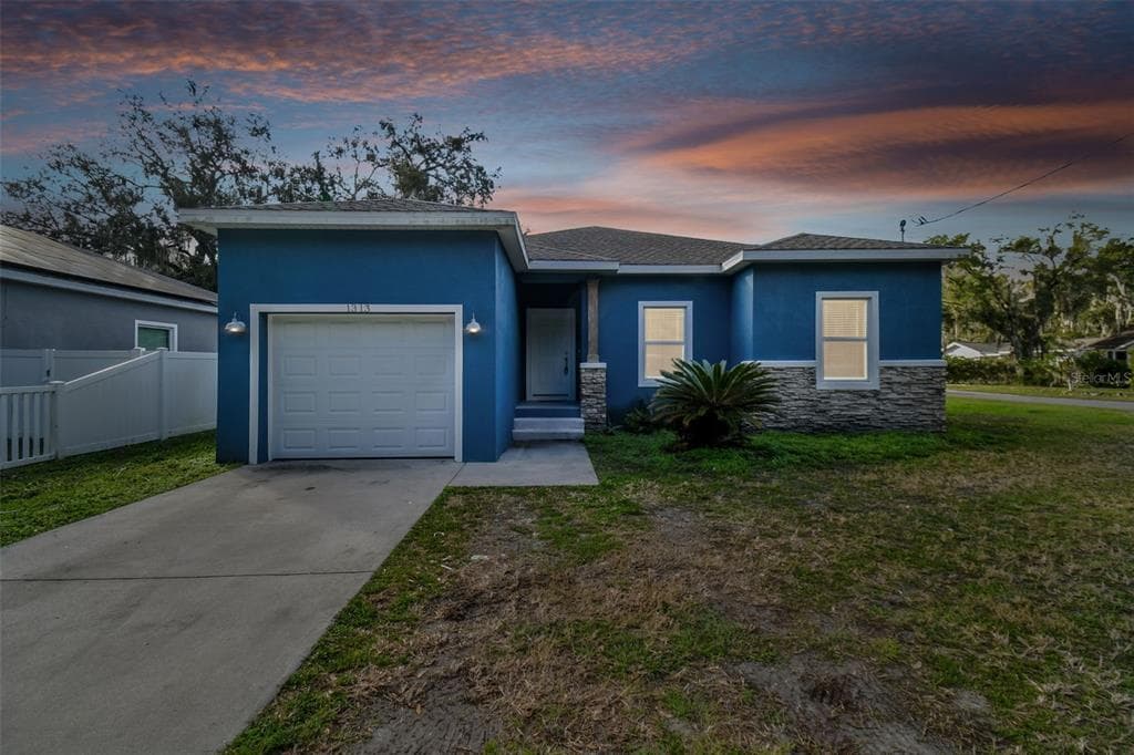 1313 E YOUNG STREET PLANT CITY, FL 33563
