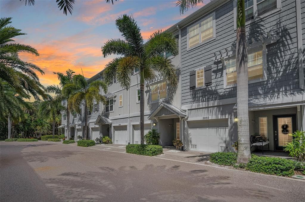 5930 ANCHORAGE WAY S ST PETERSBURG, FL 33712