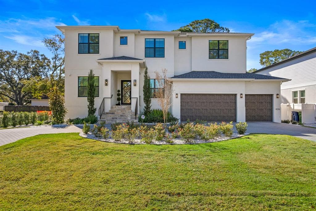 4216 W KENSINGTON AVENUE TAMPA, FL 33629