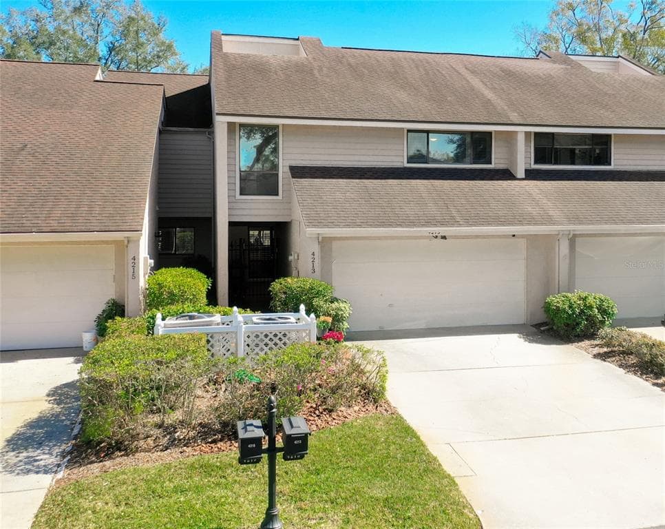 4213 HARTWOOD LANE UNIT 4213 TAMPA, FL 33618