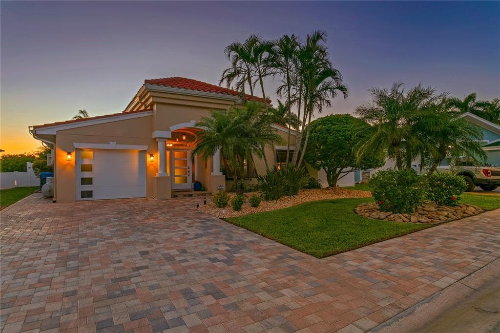17360 ROSA LEE WAY NORTH REDINGTON BEACH, FL 33708
