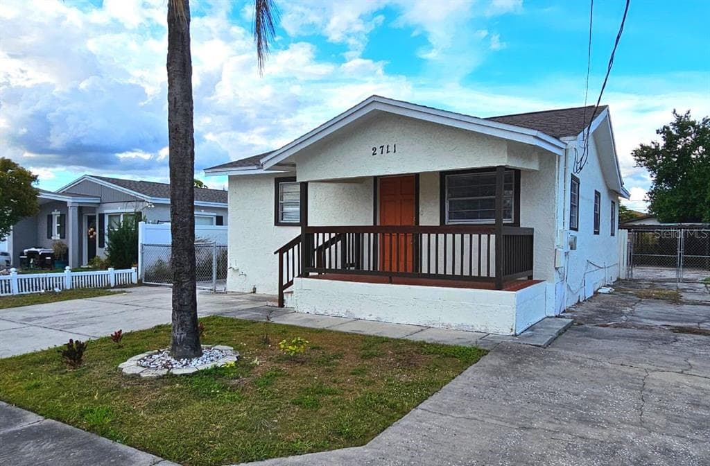 2711 W BRADDOCK STREET TAMPA, FL 33607
