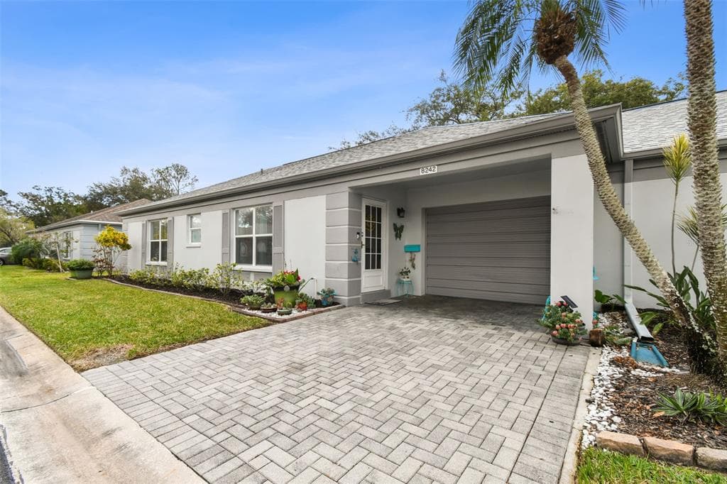 8242 BRENTWOOD ROAD SEMINOLE, FL 33777