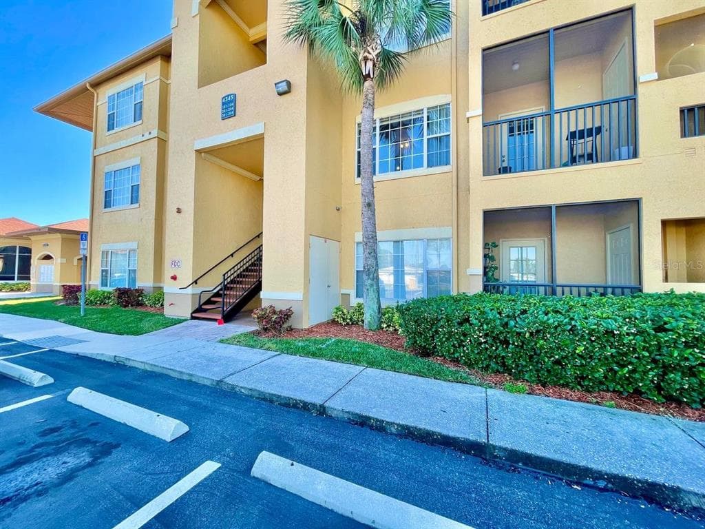 4345 BAYSIDE VILLAGE DRIVE UNIT 203 TAMPA, FL 33615