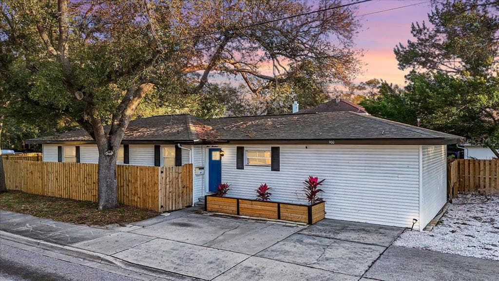 900 38TH AVENUE N ST PETERSBURG, FL 33704