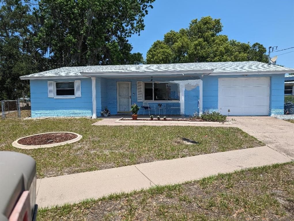 1321 FLOTILLA DRIVE HOLIDAY, FL 34690