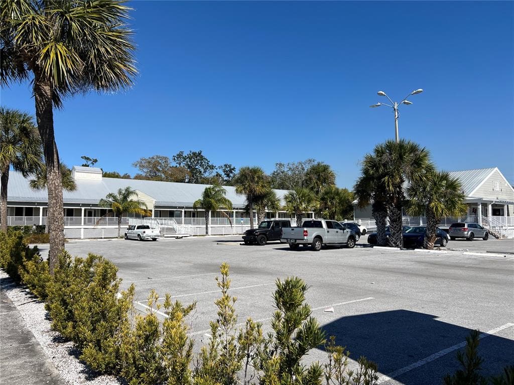 1208 N PINELLAS AVE UNIT 1240 TARPON SPRINGS, FL 34689