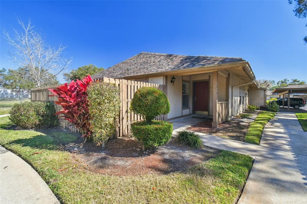 856 CREEKWAY COURT BRANDON, FL 33511