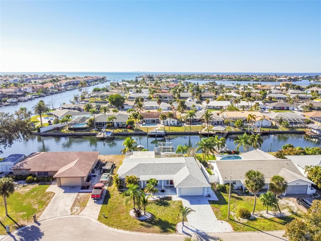 6306 BALBOA LANE APOLLO BEACH, FL 33572