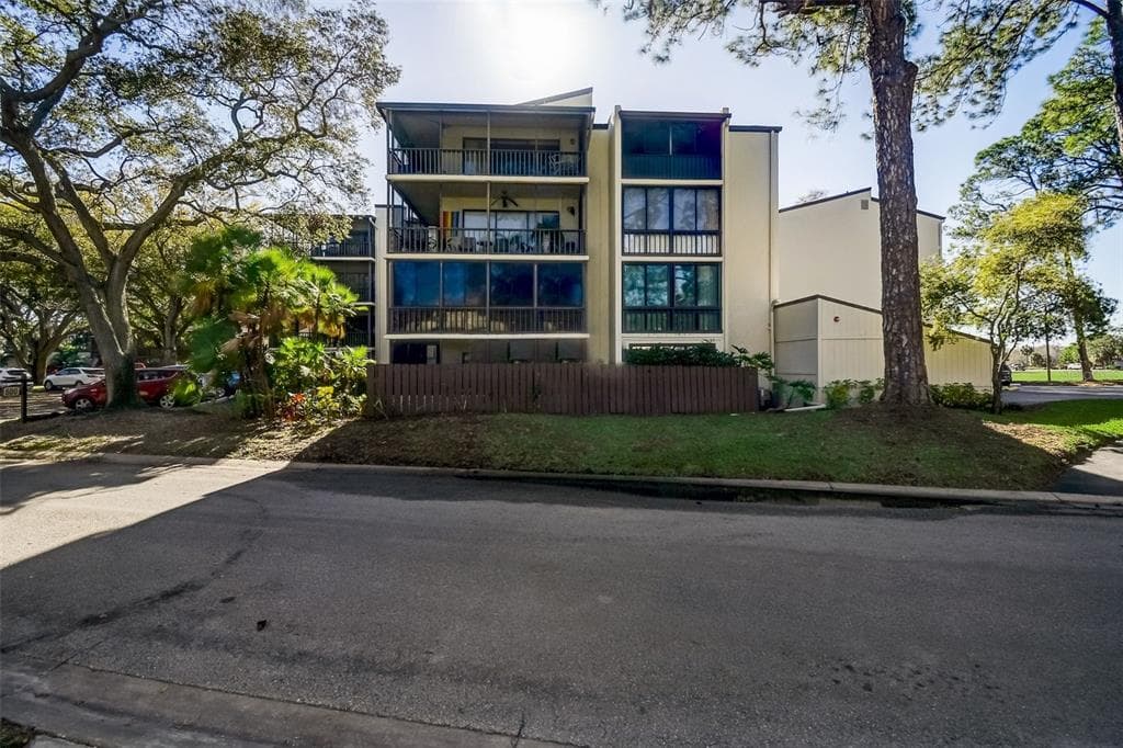 700 STARKEY ROAD UNIT 612 LARGO, FL 33771