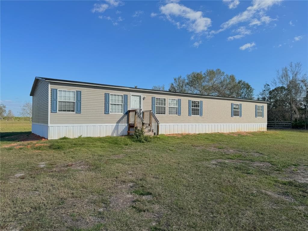 62 FARRER ROAD FROSTPROOF, FL 33843