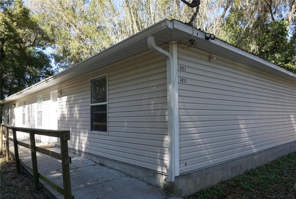 4933 5TH STREET ZEPHYRHILLS, FL 33542